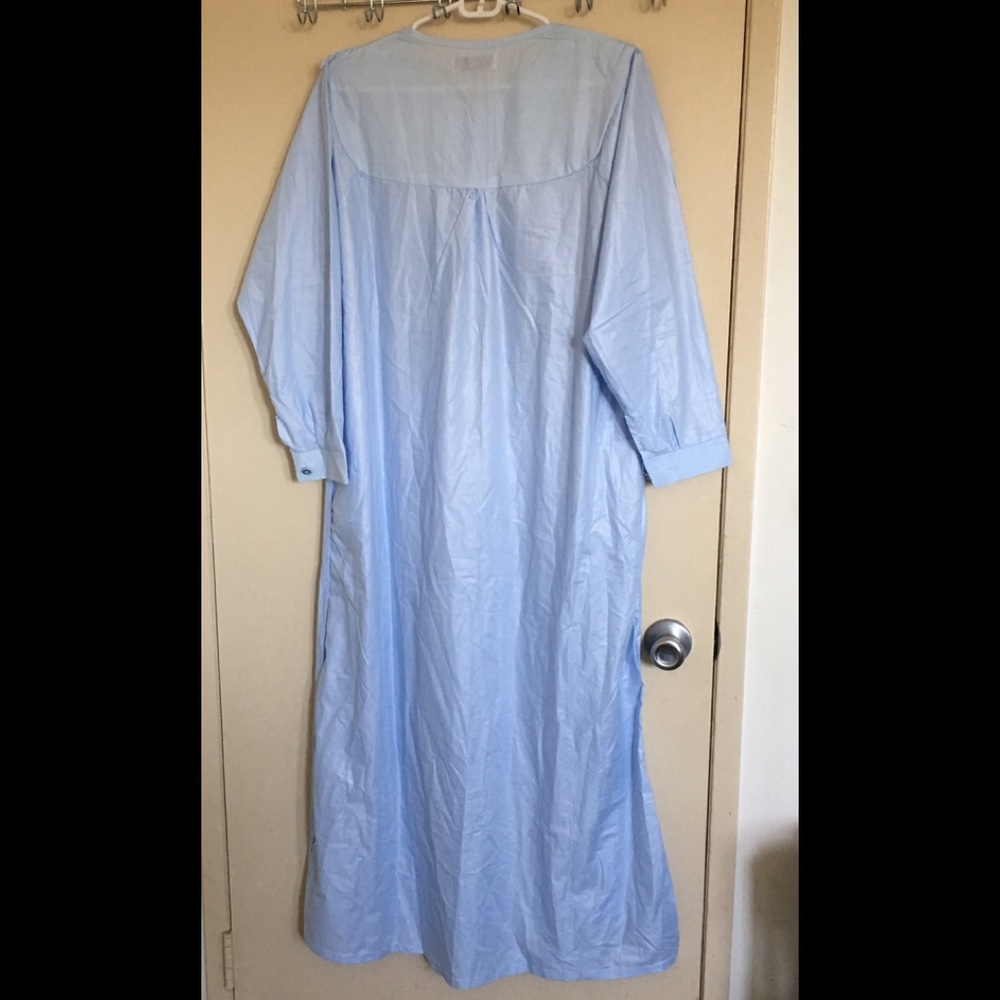 Size M . - Picture 2 of 2